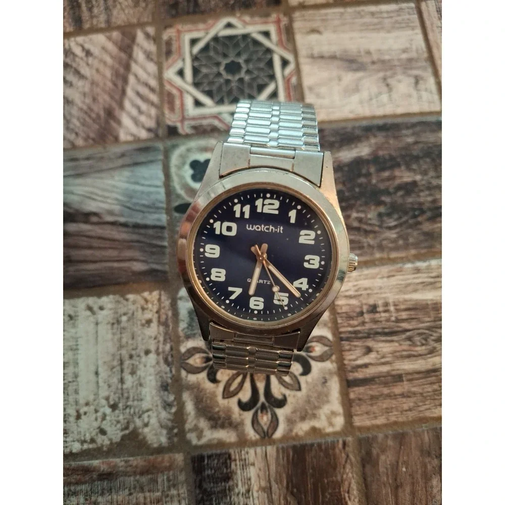 Lot Of 6 Mens Assorted Watches. Quartz Mvmnt,Silver & Gold Tone. *DESCRIPTION*